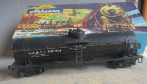 ATHEARN HO SCALE - 40' SANTA FE TANK WAGON - BOXED