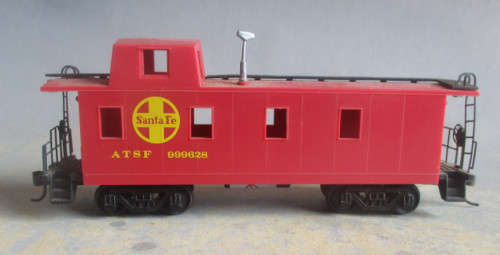 BACHMANN HO SCALE - SANTA FE CABOOSE
