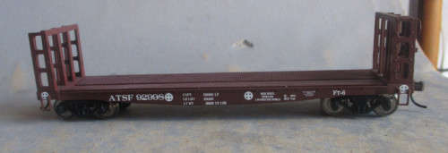 ATLAS HO SCALE - ATSF FLAT WAGON - EXCELLENT, NO BOX, KD COUPLINGS