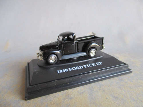 HIGH SPEED 1/87 HO SCALE - 1940 FORD PICK UP - IN PERSPEX BOX