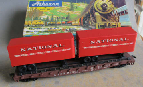 ATHEARN HO SCALE - AT&SF FLAT TRAILER WAGON WITH 2 X TRAILERS - BOXED