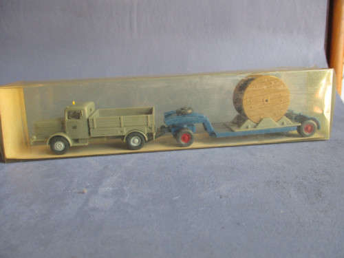 WIKING 1/87 HO SCALE - BUSSING 8000 TRUCK AND TRAILER W/LOAD - BOXED