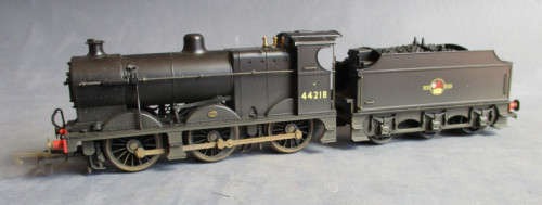 HORNBY OO SCALE - BR FOWLER 0-6-0 CLASS 4F STEAM LOCO & TENDER, WEATHERED EDITION - BOXED