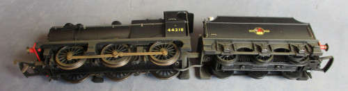 HORNBY OO SCALE - BR FOWLER 0-6-0 CLASS 4F STEAM LOCO & TENDER, WEATHERED EDITION - BOXED