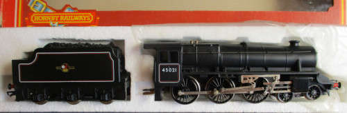 HORNBY OO SCALE - BR 4-6-0 CLASS 5 STEAM LOCO & TENDER - BOXED