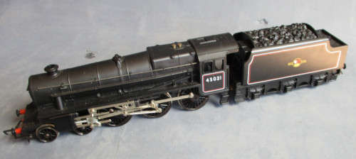 HORNBY OO SCALE - BR 4-6-0 CLASS 5 STEAM LOCO & TENDER - BOXED