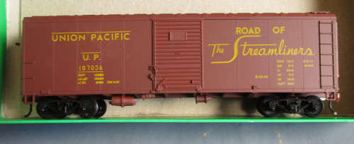 BOWSER HO SCALE - 40' UP BOX CAR W/KDs - BOXED