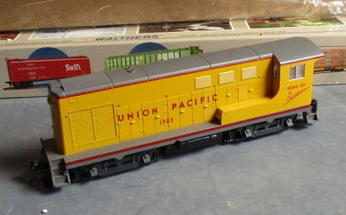 WALTHERS HO SCALE - UP H10-44 DIESEL LOCO #1303 - BOXED