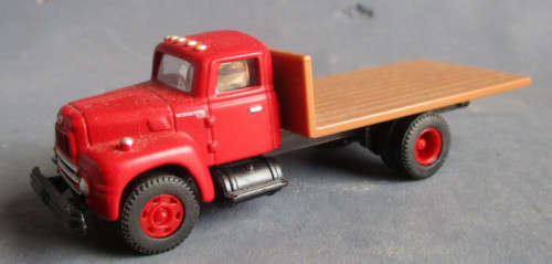 MINI METALS 1/87 HO SCALE - INTERNATIONAL FLAT BED TRUCK