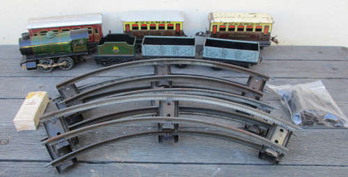 HORNBY OO SCALE - CLOCKWORK TRAIN SET AS PER FOTOS