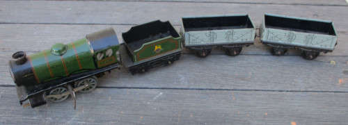 HORNBY OO SCALE - CLOCKWORK TRAIN SET AS PER FOTOS