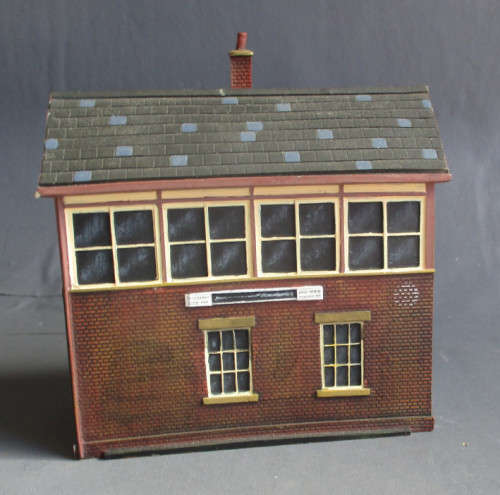 SKALEDALE RESIN HO SCALE - STATION PLATFORM SIGNAL BOX