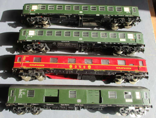 FLEISCHMANN HO SCALE - DB 4 X PASSENGER COACH SET, SEE FOTOS