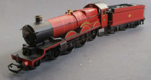 HORNBY OO SCALE - 4-6-0 STEAM LOCO & TENDER " HOGSWORT EXPRESS", SEE BELOW