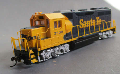 BACHMANN HO SCALE - SANTA FE # 3500 DIESEL LOCO