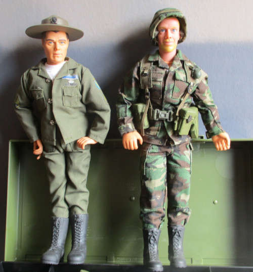 2 X GI JOE TYPE FIGURES WITH PLENTY ACCESORIES AS PER FOTOS