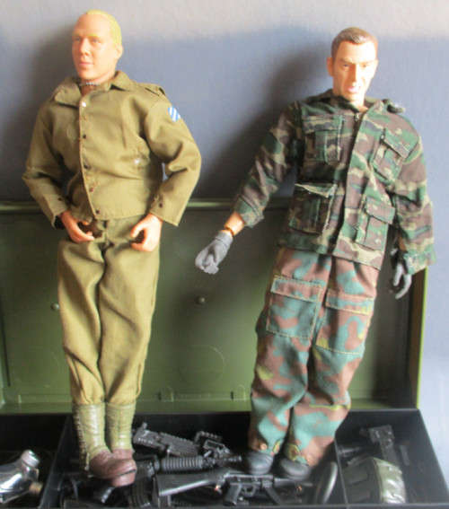 2 X GI JOE TYPE FIGURES WITH PLENTY ACCESORIES AS PER FOTOS