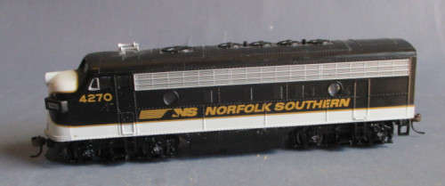 BACHMANN HO SCALE - NORFOLK SOUTHERN DIESEL LOCO - EXCELLENT CONDITION