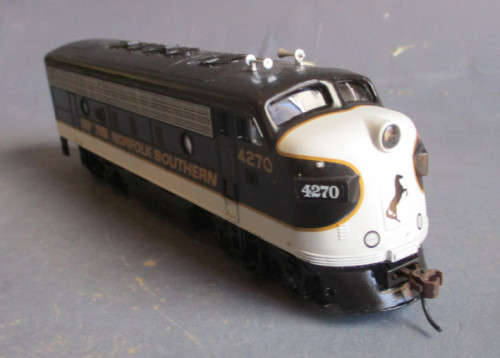BACHMANN HO SCALE - NORFOLK SOUTHERN DIESEL LOCO - EXCELLENT CONDITION