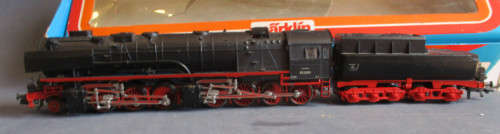 MARKLIN HO SCALE - GERMAN CLASS 53 2-6-8-0 STEAM LOCO & TENDER - BOXED