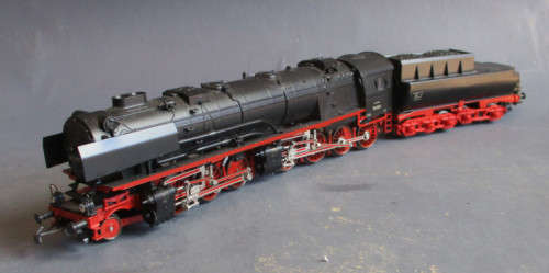 MARKLIN HO SCALE - GERMAN CLASS 53 2-6-8-0 STEAM LOCO & TENDER - BOXED