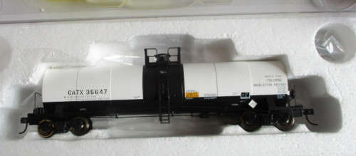 ATLAS HO SCALE - GATX 17,360 GALLON TANK CAR - BOXED