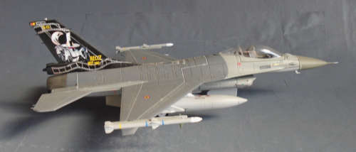 REVELL METAL SERIES1/72 SCALE - F-16 FIGHTING FALCON, SPANISH AIR FORCE AS PER FOTO