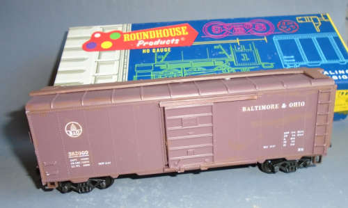 ROUNDHOUSE HO SCALE - B&O 40` ROUNTOP BOX CAR - BOXED