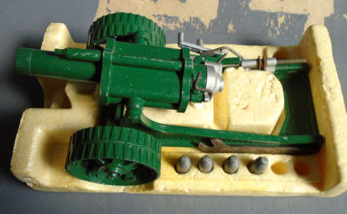 VINTAGE BRITAINS 18" HEAVY HOWITZER - BOXED