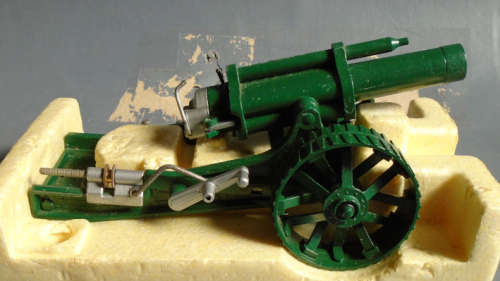 VINTAGE BRITAINS 18" HEAVY HOWITZER - BOXED