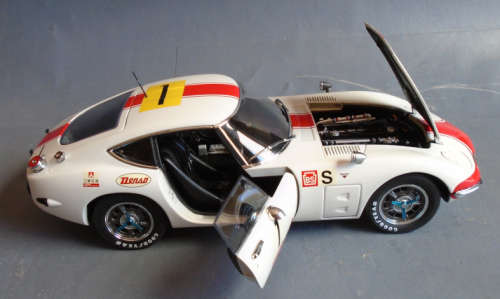 AUTOART 1/18 SCALE - TOYOTA 2000 GT 24 HRS FUJI 1967 - BOXED