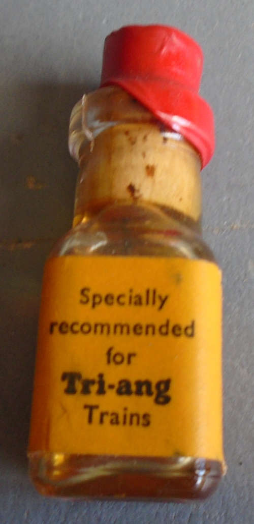 VINTAGE TRI-ANG LOCO OIL AS PER FOTO