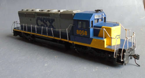 ATHEARN HO SCALE - CSX DIESEL LOCO #8058