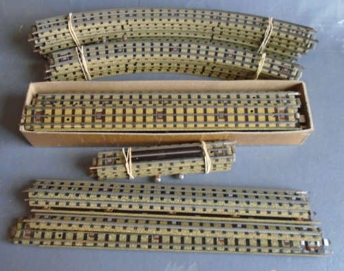 HORNBY HO/OO SCALE - 3-RAIL TRACK IN EXCELLENT CONDITION, SEE BELOW