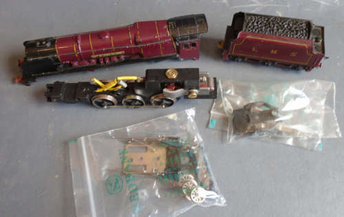 WRENN OO SCALE - STEAM LOCO & TENDER FOR SPARES OR REPAIRS
