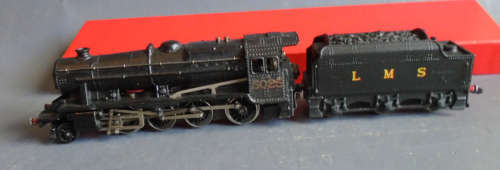 HORNBY DUBLO OO SCALE - LMS 2-8-0 STEAM LOCO & TENDER - BOXED