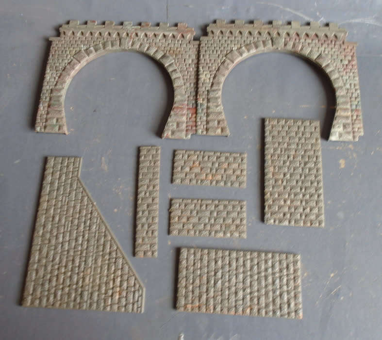 HO SCALE - DOUBLE TUNNEL PORTALS AS PER FOTO