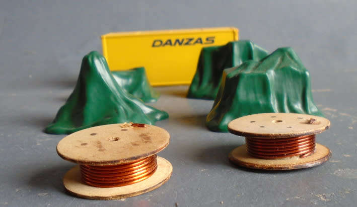 HO SCALE - GOODS WAGON LOADS