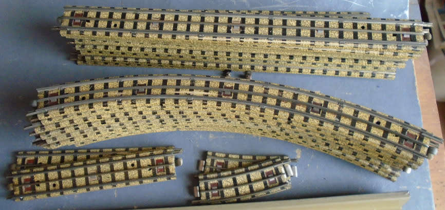 HORNBY OO/HO SCALE - 3 RAIL TRACK LOT