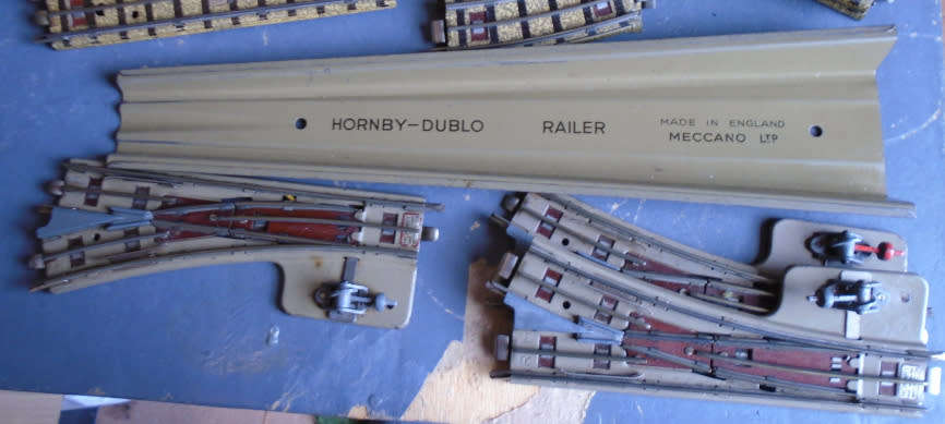 HORNBY OO/HO SCALE - 3 RAIL TRACK LOT