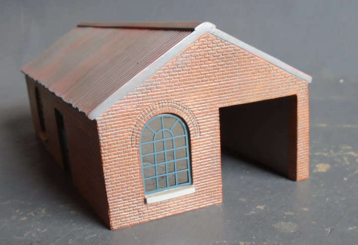 BACHMANN HO SCALE - STORAGE UNIT WITH TRUCK ENTRANCE
