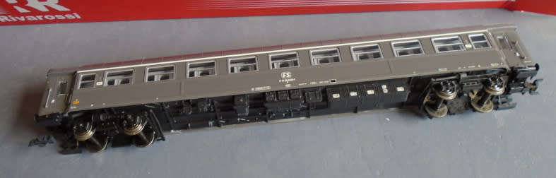 RIVAROSSI HO SCALE - 2 X FS 1 st & 2nd CLASS PASSENGER COACHES - BOXED