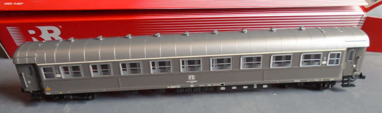 RIVAROSSI HO SCALE - 2 X FS 1 st & 2nd CLASS PASSENGER COACHES - BOXED