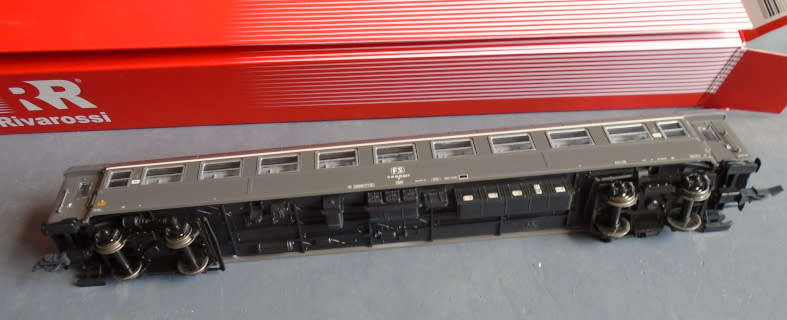 RIVAROSSI HO SCALE - 2 X FS 1 st & 2nd CLASS PASSENGER COACHES - BOXED