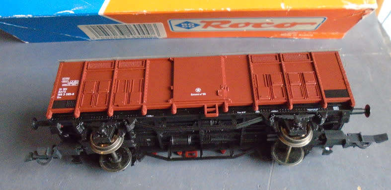 ROCO HO SCALE - CLOSED GOODS WAGON - BOXED