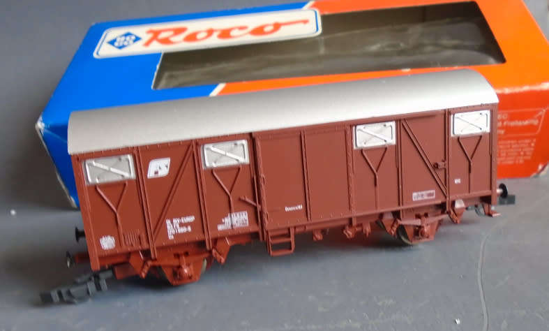ROCO HO SCALE - CLOSED GOODS WAGON - BOXED