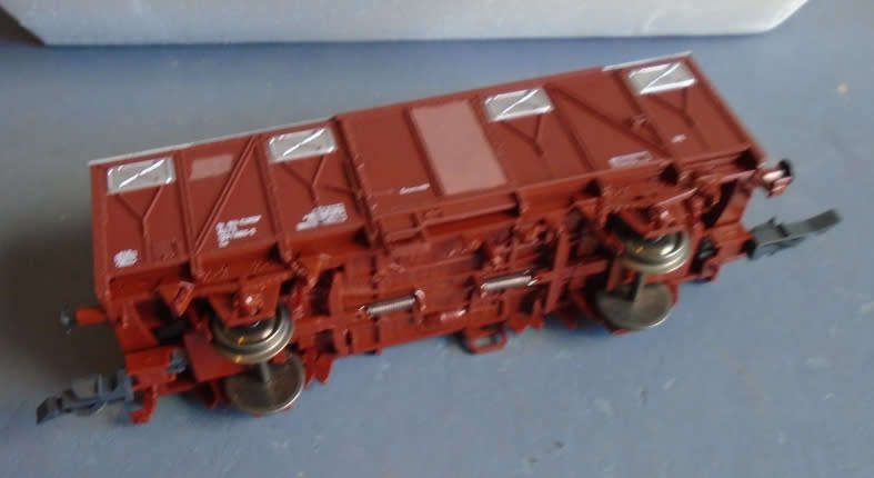 ROCO HO SCALE - CLOSED GOODS WAGON, FACTORY WEATHERED, - BOXED