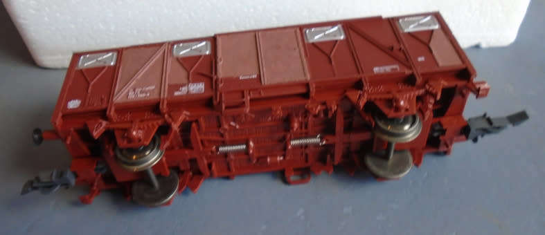 ROCO HO SCALE - CLOSED GOODS WAGON, FACTORY WEATHERED, - BOXED