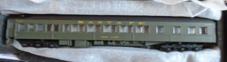 BACHMAMM SPECTRUM HO SCALE - SANTA FE PULLMAN COACH - BOXED