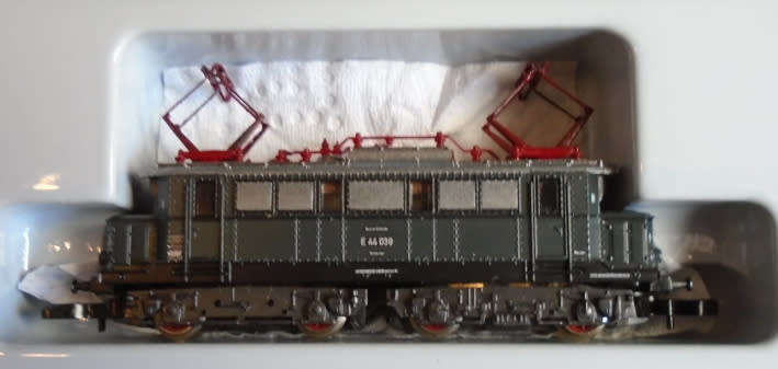 MARKLIN Z SCALE - DB E44 ELECTRIC LOCO, SERVICED, RUNS WELL - BOXED